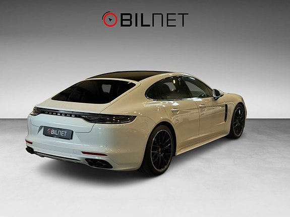 Porsche Panamera 4 2 of 5