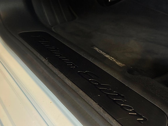 Porsche Panamera 4 14 of 24