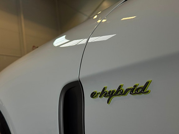 Porsche Panamera 4 20 of 24
