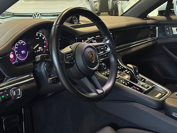 Porsche Panamera 4 10 of 24
