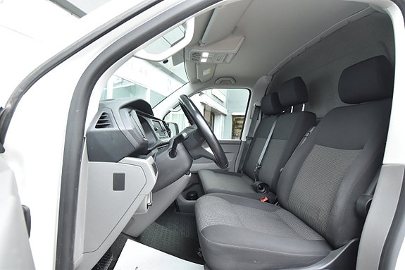 Volkswagen Transporter 10 of 23