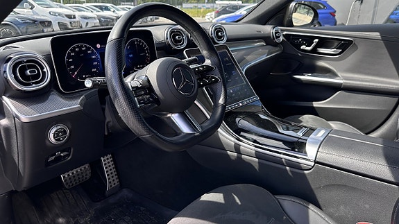 Mercedes-Benz C300 2 of 5