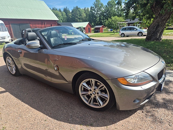 BMW Z4 2 of 5