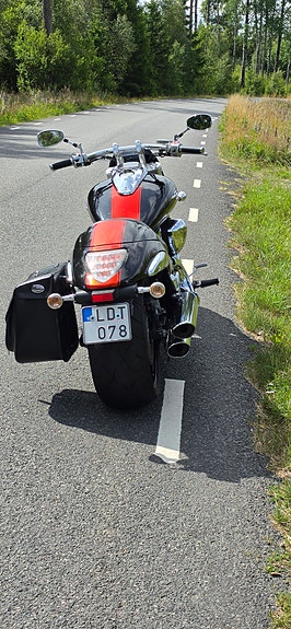 Suzuki VZR1800 Intruder 4 of 5