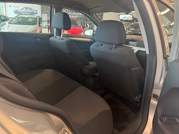 Opel Astra 9 of 14
