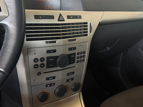 Opel Astra 13 of 14
