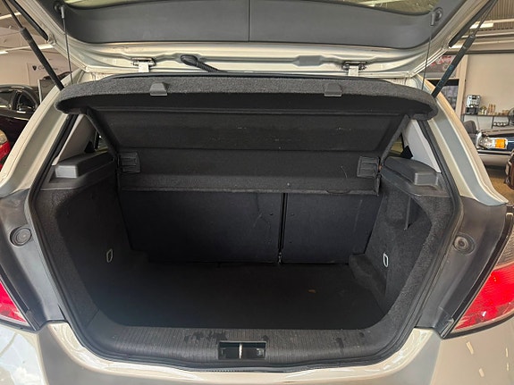 Opel Astra 8 of 14