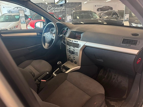Opel Astra 10 of 14