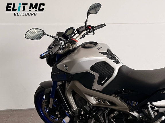 Yamaha MT-09 | Helsystem Akrapovic | Värmehandtag 11 of 21