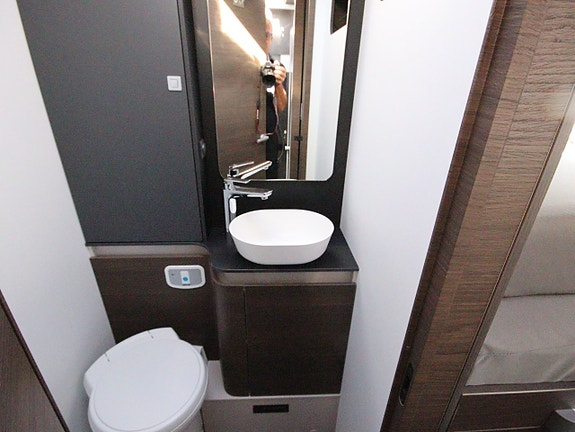 Adria Sonic Supreme 700 SL Automat (180 Hk) Nyskick 16 of 18