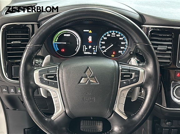 Mitsubishi Outlander 3 of 5