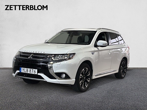 Mitsubishi Outlander 2 of 18