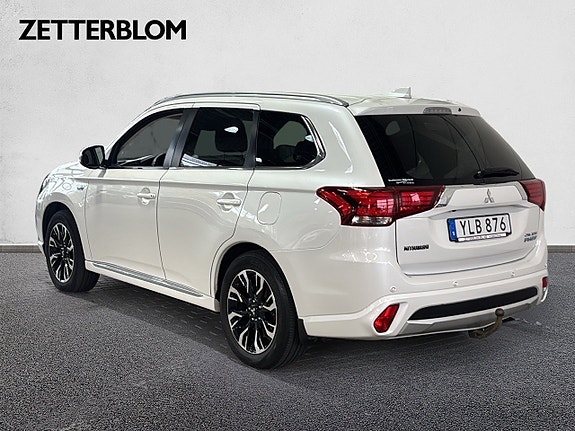 Mitsubishi Outlander 4 of 18