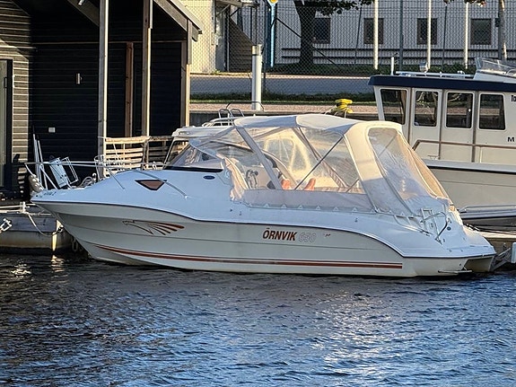 Örnvik 650 C -06 Mercruiser 220hk MPI 2 of 5