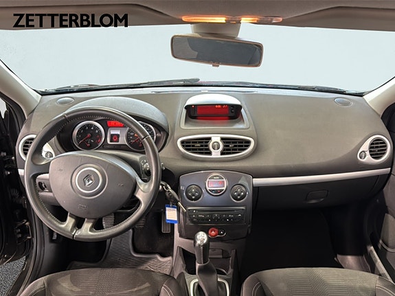 Renault Clio 10 of 15