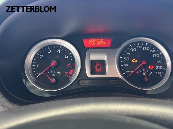 Renault Clio 11 of 15