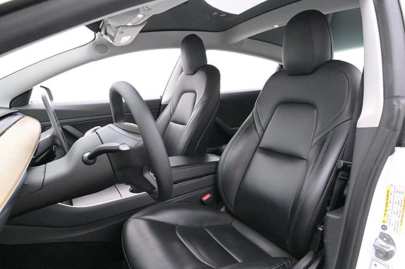 Tesla Model 3 9 of 27