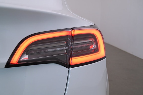 Tesla Model 3 25 of 27