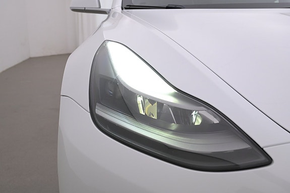 Tesla Model 3 26 of 27