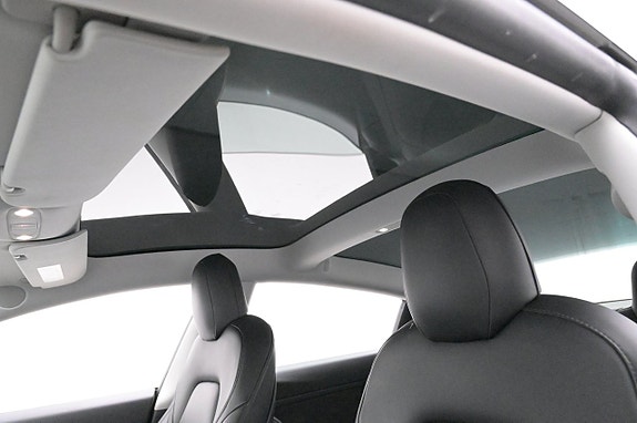 Tesla Model 3 19 of 27