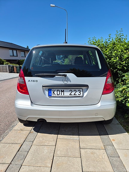 Mercedes-Benz A160 2 of 5