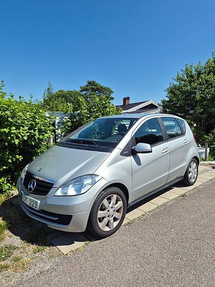 Mercedes-Benz A160 3 of 5