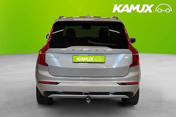 Volvo XC90 5 of 26
