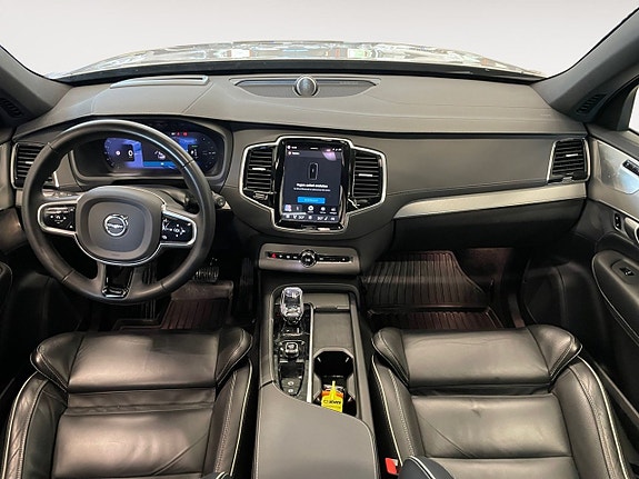 Volvo XC90 12 of 26