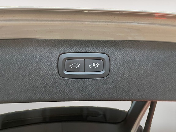 Volvo XC90 23 of 26