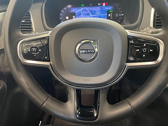 Volvo XC90 15 of 26