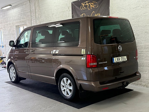 Volkswagen Multivan 3 of 5