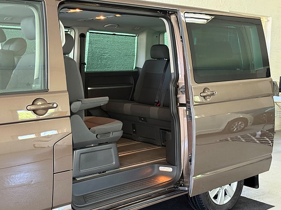 Volkswagen Multivan 4 of 5