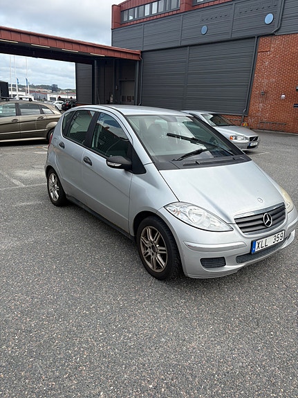Mercedes-Benz A150 3 of 5