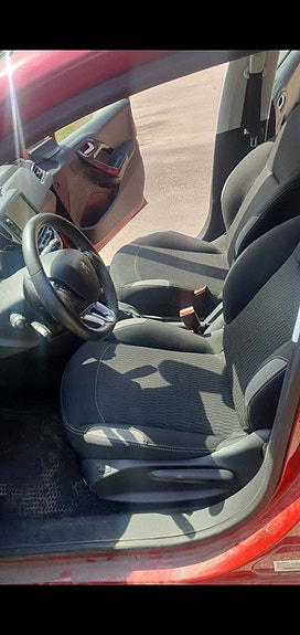 Peugeot 208 5 of 5