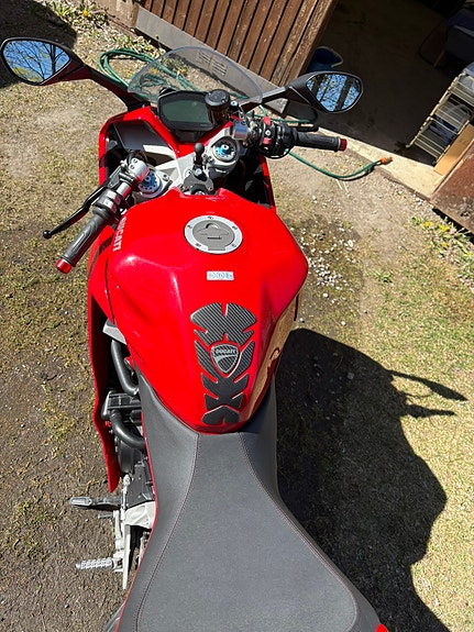Ducati SuperSport 4 of 5
