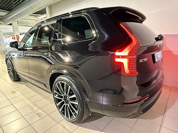 Volvo XC90 4 of 5