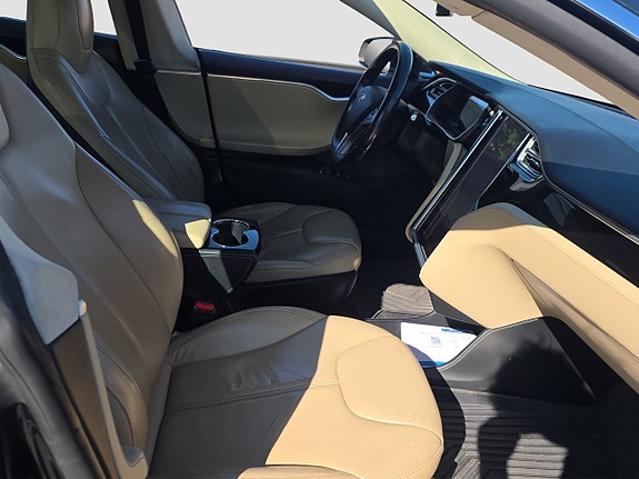 Tesla Model S 15 of 17