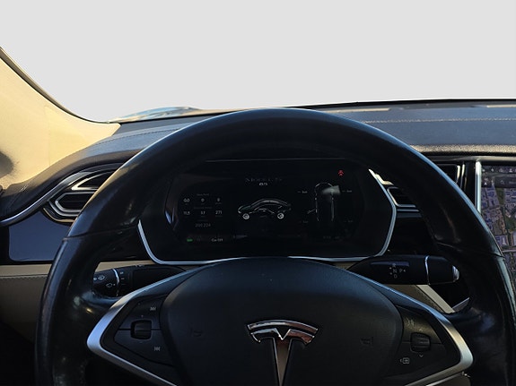 Tesla Model S 11 of 17