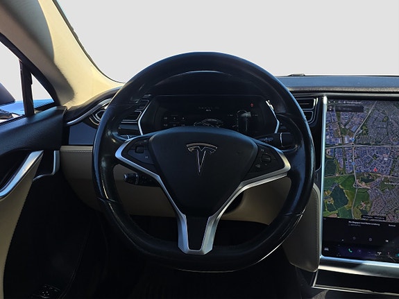 Tesla Model S 9 of 17