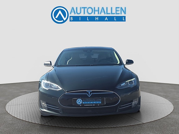 Tesla Model S 3 of 5