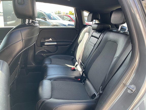 Mercedes-Benz B180 13 of 29