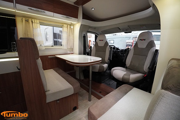Pilote P740C 2 of 5