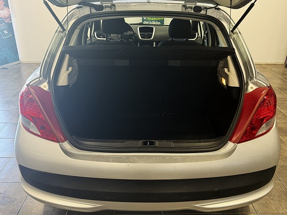 Peugeot 207 12 of 18