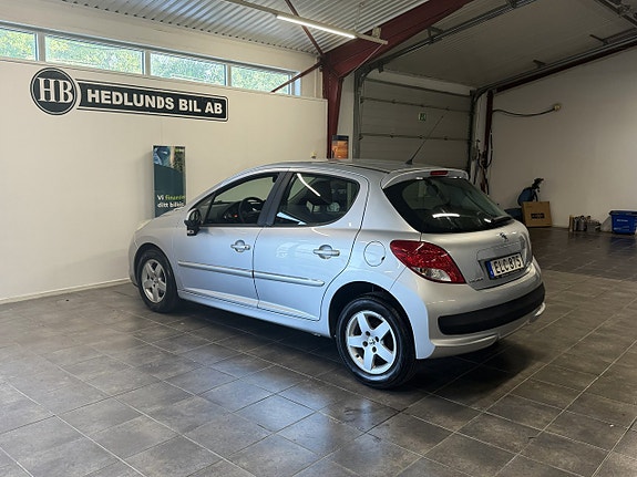 Peugeot 207 10 of 18