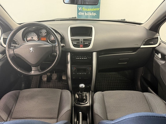 Peugeot 207 15 of 18