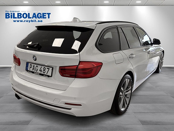 BMW 330i 15 of 15