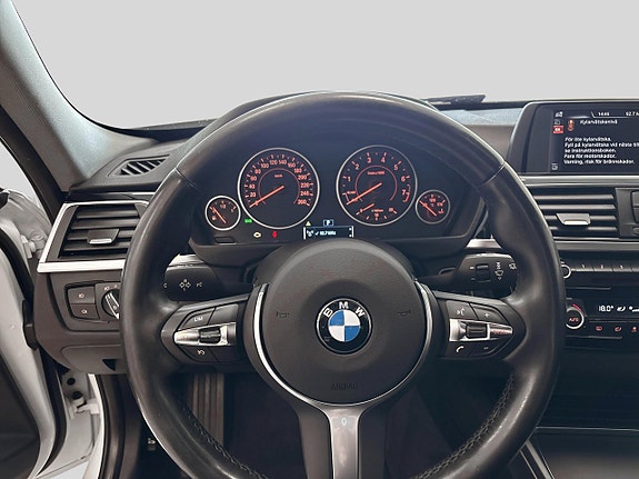 BMW 330i 4 of 15