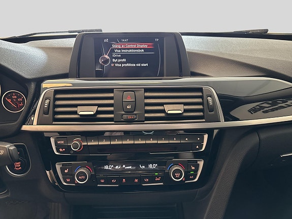 BMW 330i 6 of 15