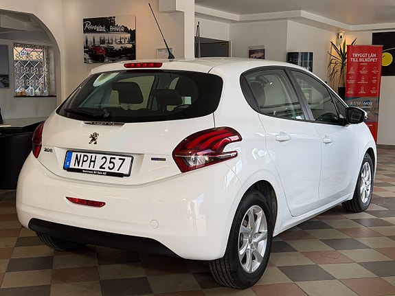 Peugeot 208 6 of 24