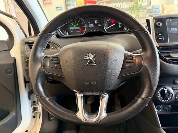 Peugeot 208 18 of 24